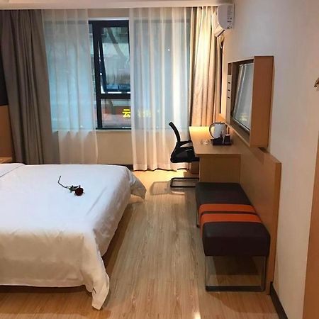 7 Days Premium Chongqing Jiangbei International Airport Branch Otel Dış mekan fotoğraf