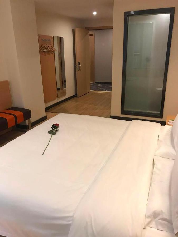 7 Days Premium Chongqing Jiangbei International Airport Branch Otel Dış mekan fotoğraf